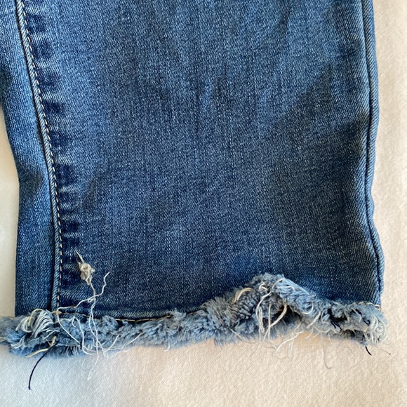 KanCan mid / high rise distressed raw hem skinny medium wash Size 31 - Picture 14 of 16